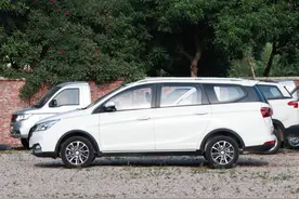 适合自驾游的三款紧凑型MPV，空间大油耗低，跑高速车身稳图片