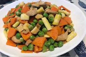 五彩斑斓的炒豌豆，全是冰箱“边角料”，食材丰富不浪费图片