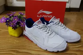 李宁运动鞋，增高显瘦，还能为脚部减轻负担，尽显高端的品质感图片