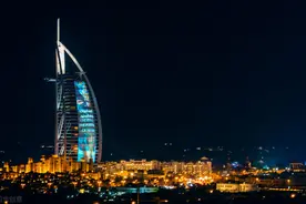 世界知名玻璃建筑：迪拜帆船酒店图片