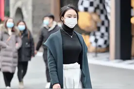 不能小看白色的裙子，早春搭配离不开，轻松穿出女神气质图片