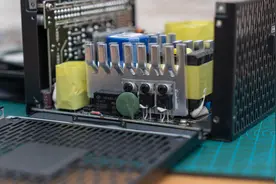 闲着无聊，拆了一台安钛克1000W的电源，6800XT无压力图片