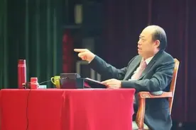 40岁的杨惠妍成中国地产首富，房地产大亨无人进富豪榜前十图片