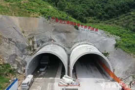 今天，宁波又一条高速公路隧道全线贯通图片