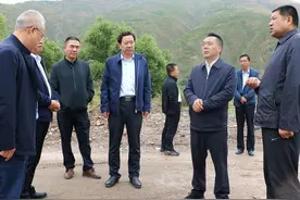 武山县委书记王新强 县委副书记、代县长王志成检查指导生态环保工作图片