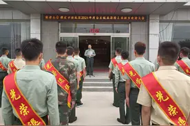 保定市清苑区人武部组织退役士兵返乡集中欢迎大会图片