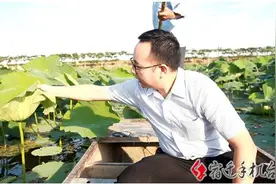 放弃高薪白领工作！泗洪小伙回家乡养龙虾 年销售额6000万图片