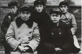 班长当开国中将，班里2个战士成上将，不改称呼喊"老韩小刘"图片