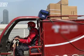 优秀！西安00后快递员月入上万：像科比一样自律图片