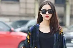 夏季女生不能少防晒衣，五款不同颜色防晒衣穿出时尚感图片