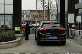 临时停车咋收费？记者走访阜阳多个小区，发现这些情况！你家小区如何？图片