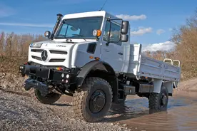 国产版的乌尼莫克，柴油四驱动力，真正能上山下河的越野车图片