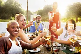 “千金买户，八百买邻，你若对我出八百，我必还千金”图片