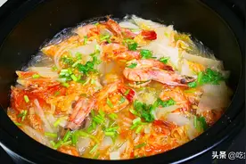 天冷了，多给家人做这锅“白菜煲”，热乎乎一大锅，上桌汁都不剩图片