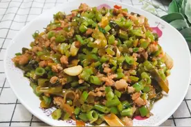 空心菜的两种吃法，这样做菜梗比叶还好吃，超级下饭，孩子的最爱图片