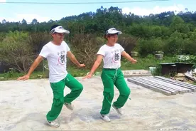 励志！浸潭这对夫妻跳着舞蹈奔小康图片
