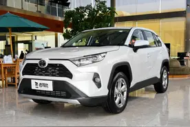 丰田紧凑级SUV，省心省油，居家好帮手 实拍RAV4荣放图片