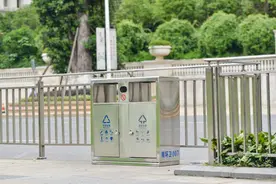 花果园大街：不锈钢垃圾桶上新 "颜值"满满图片
