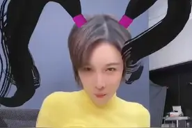 龙女郎张蓝心近照身材丰满，穿紧身衣肚腩明显，网友：胸比以前大图片