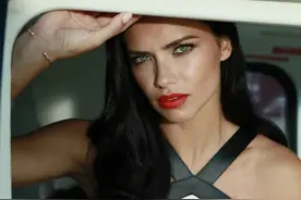 人间尤物-阿德里亚娜·利马：被誉为“世界上最性感的女人”之一图片