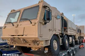 太脱拉卡车魅力依旧，6X6驱动，带您见识一辆太脱拉T815军用卡车图片