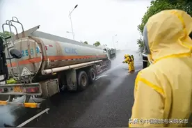 五一期间，这些地方限制危化品货车在高速通行，其中河南全省高速公路禁止货车通行图片