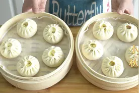 把包子冻起来，个个暄软有光泽，一次多做点，上班半个月不用起早图片