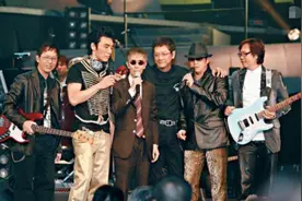 与谭咏麟是好友，生意破产欠债2亿，如今65岁开演唱会坐无空席图片