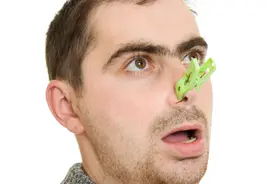 捏鼻子真的可以让鼻子变高吗？图片