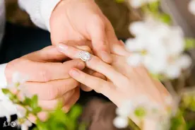 小说：车上魂环竟与爱车合为一体，主角：老婆变老公，勉强过图片