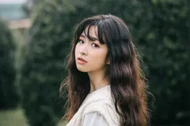 娱乐圈再传噩耗！22岁甜美女星坠楼身亡，最后动态曝光引唏嘘图片