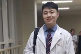 中国顶级眼科医生陶勇，救无数人却被患者砍，归来依然坚守图片