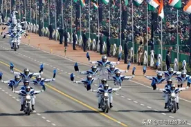 一辆摩托车载60人？别再嘲笑印度了，其战斗作用很大图片