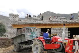 俗语“宁住过头屋，不住露肘房”啥意思？什么是过头屋和露肘房？图片