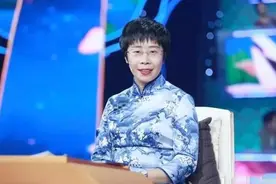 “现代版李清照”蒙曼，24岁成北大博士，才华横溢，45岁仍旧单身图片