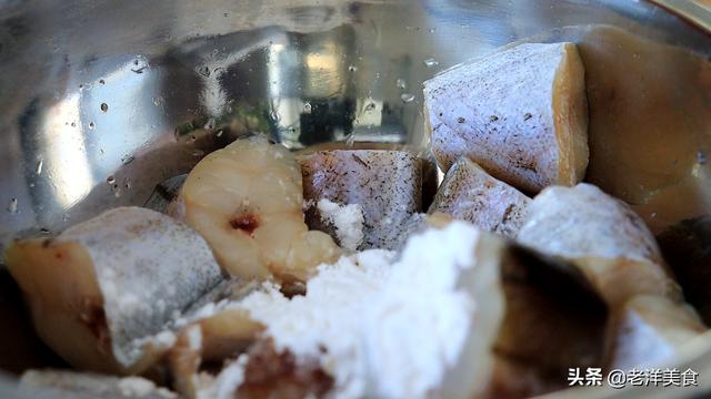 鳕鱼这样做非常适合孩子吃，制作简单，上桌就怕吃撑到