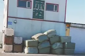 宏益床垫举报人再报料，厂区现大量压缩绵图片