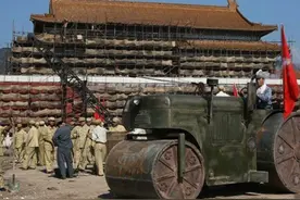 50年前天安门秘密重建：找到一个金丝楠木盒和挖出7枚炮弹图片