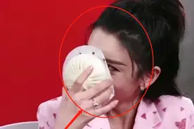 女明星的脸到底有多小？宋祖儿拿脸跟包子比大小，包子输了图片