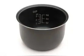 电饭锅内胆脱落脱落或刮伤，还能用吗？是不是有毒，看完明白了图片