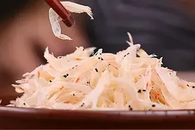 同样是虾皮，为何相差好几倍？让老渔民告诉你，究竟差在哪里图片