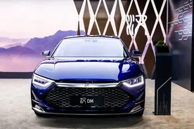 2022款比亚迪汉帅哭了！外观内饰升级，颜值直逼奥迪A7L图片