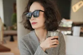 这才是45+该有的打扮，不装嫩也不显老气，优雅到骨子里了图片
