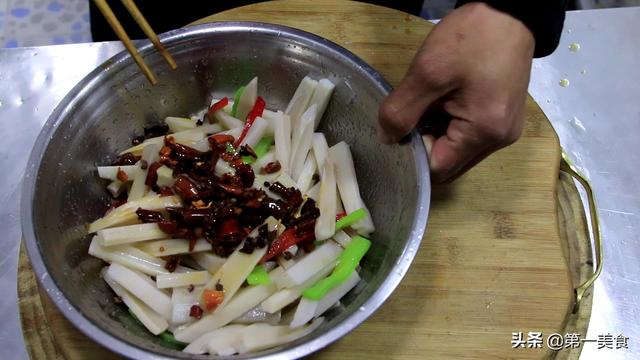 莲藕这样做太好吃了，连吃3天都不腻，非常清脆下饭，做法很简单