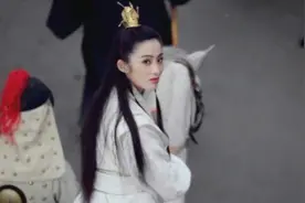 2020年女神暴瘦盘点，张敏瘦成骷髅，周冬雨和洪欣瘦得太尴尬图片