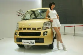 铃木浪迪堪称面包车中的王者 自动挡以及全时四驱 硬是被玩成了青铜图片