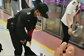 西安地铁安保拖拽女乘客致其身体大面积裸露，粗暴行为让“有理”变“无理”？图片
