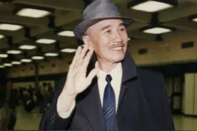 他塑造了中国银幕上第一个蒋介石形象，经典作《血战台儿庄》直接推动了海峡两岸关系破冰图片