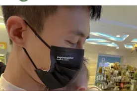 “宠女狂魔”杜淳给女儿买衣袜，五个月大可爱至极，穿搭玩趣乖萌图片