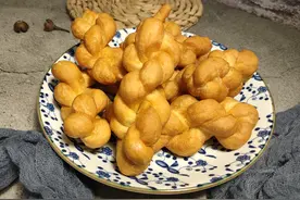 过年炸麻花，加酵母还是小苏打，教你做法，口感酥脆，一口满嘴香图片